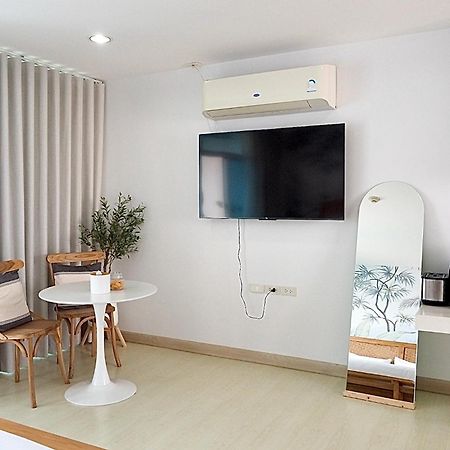 The Beach Bangsaen By Thanthita Next To Wonnapa Beach Free Disney Plus Zewnętrze zdjęcie