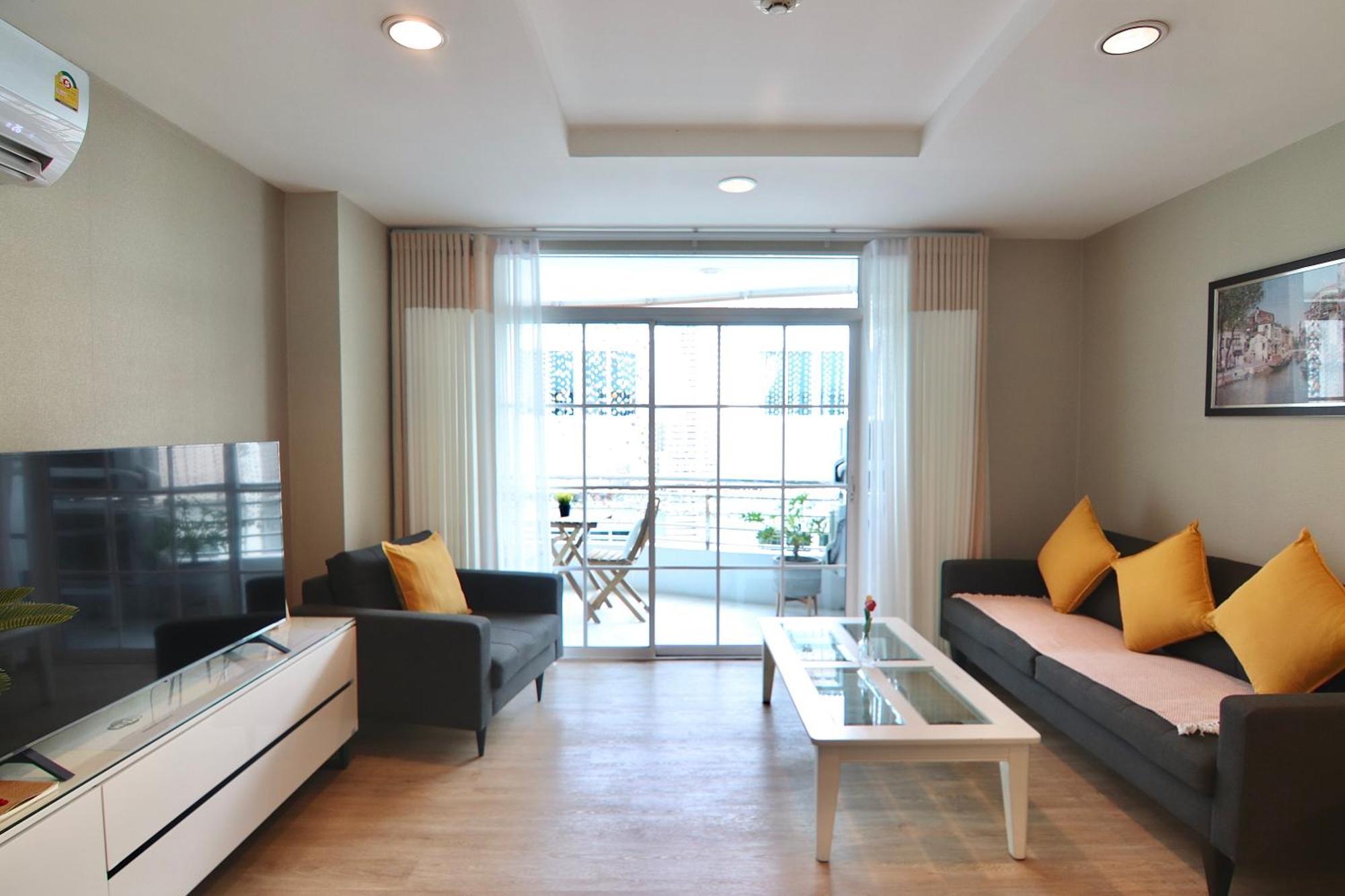 The Beach Bangsaen By Thanthita Next To Wonnapa Beach Free Disney Plus Zewnętrze zdjęcie