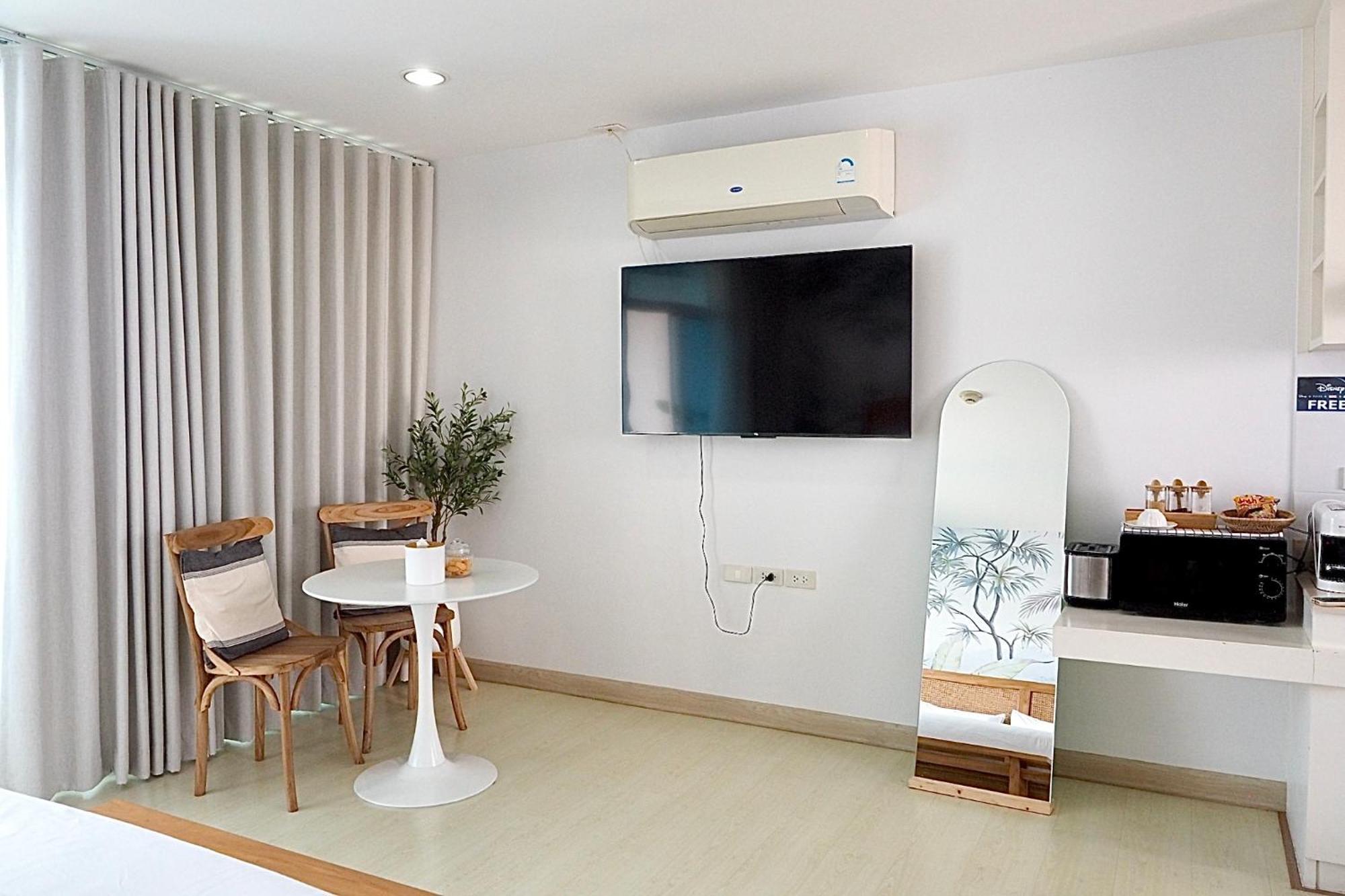 The Beach Bangsaen By Thanthita Next To Wonnapa Beach Free Disney Plus Zewnętrze zdjęcie